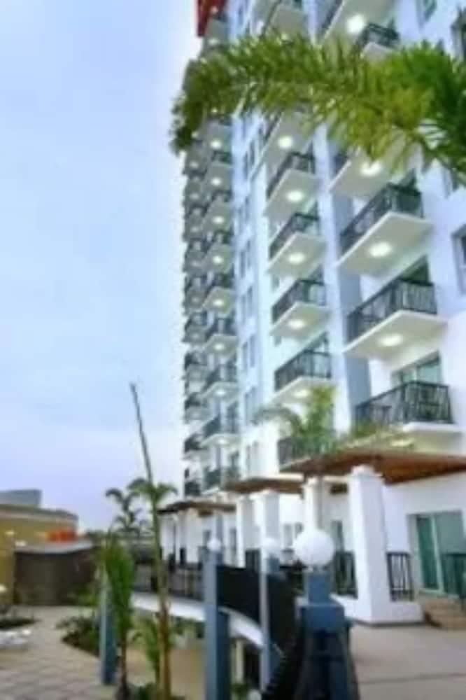 Marbella Suites Bandung Cimenyan Exterior foto